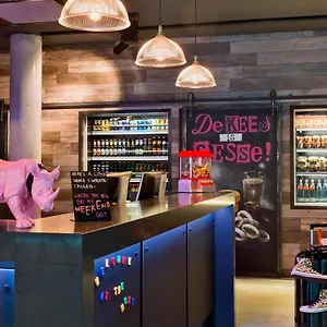 Moxy Frankfurt East פרנקפורט